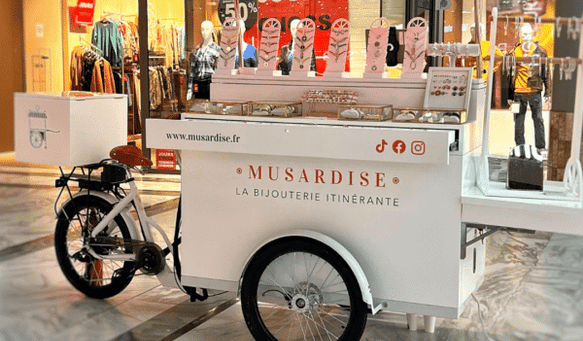 Bijouterie itinérante : Musardise, la marque française de bijoux fantaisies vendus dans une roulotte ! 