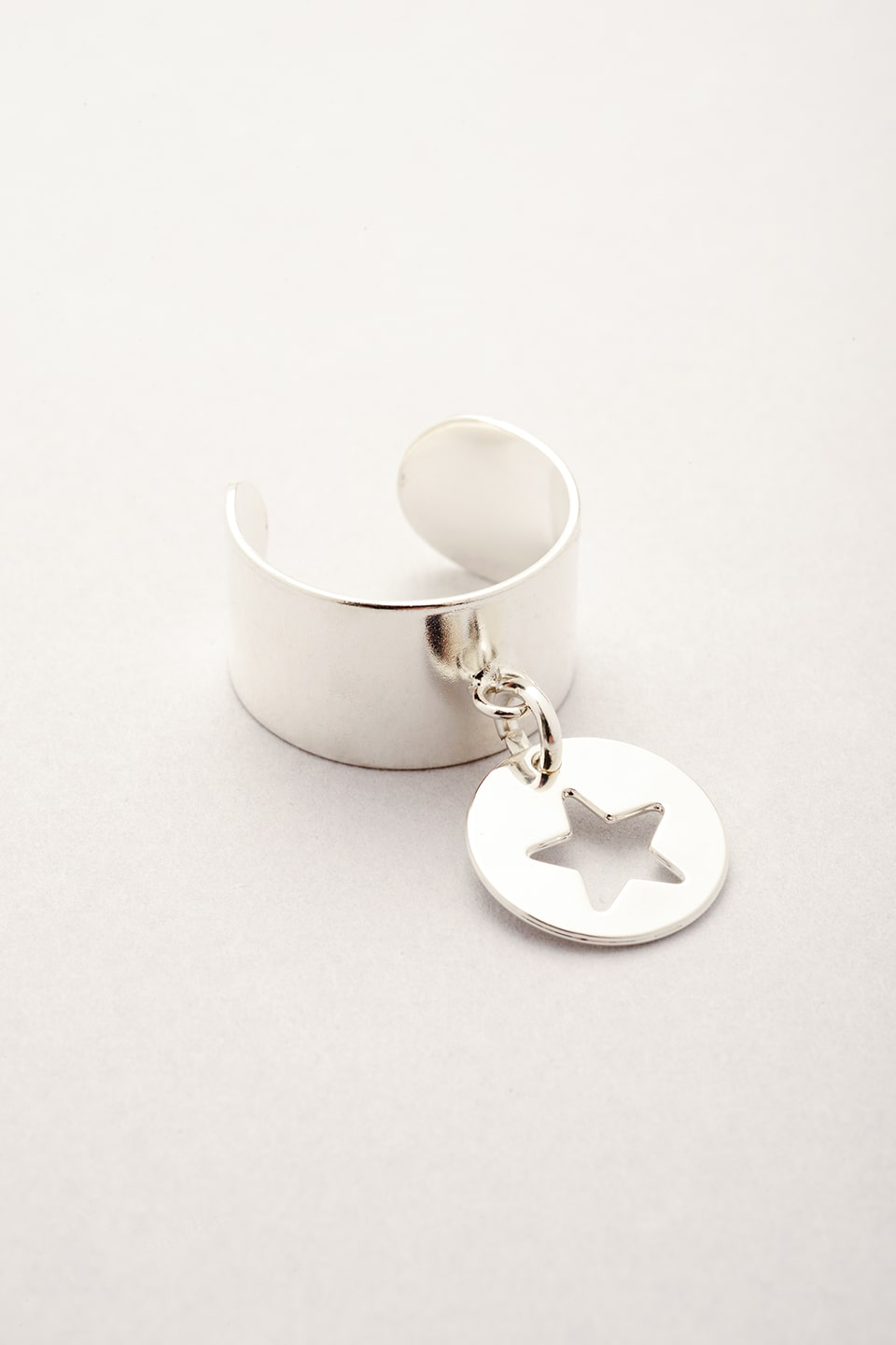 Bague argentée médaille étoile. bijou pour femme et enfant argenté. Bague fabriquée en France. 