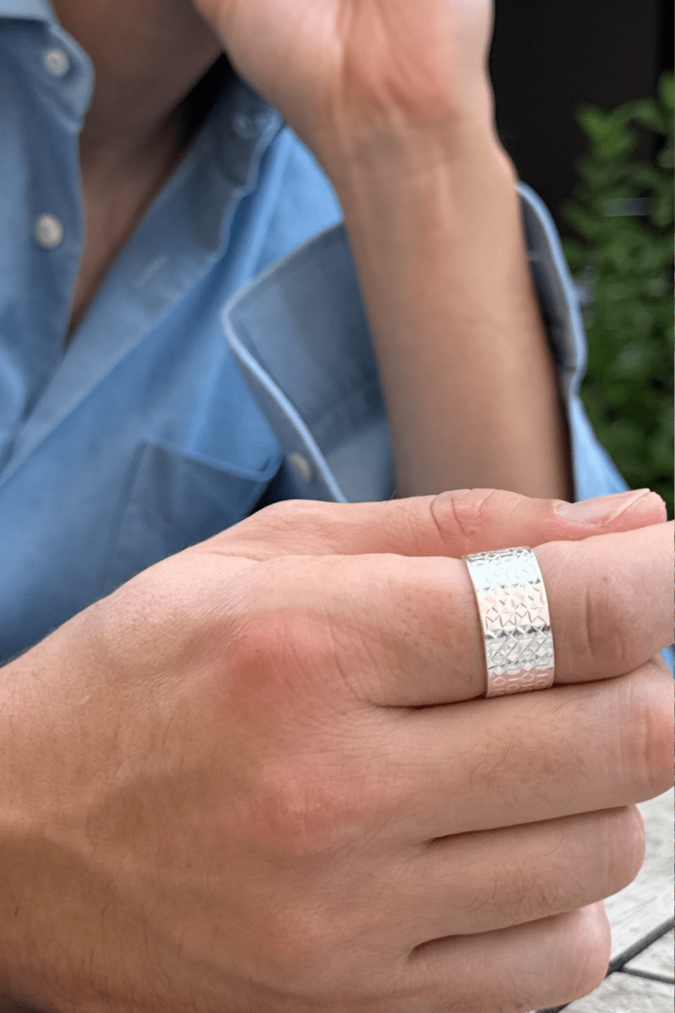 bague argentée pour homme fabriquée en France. Bijou homme made in France. 