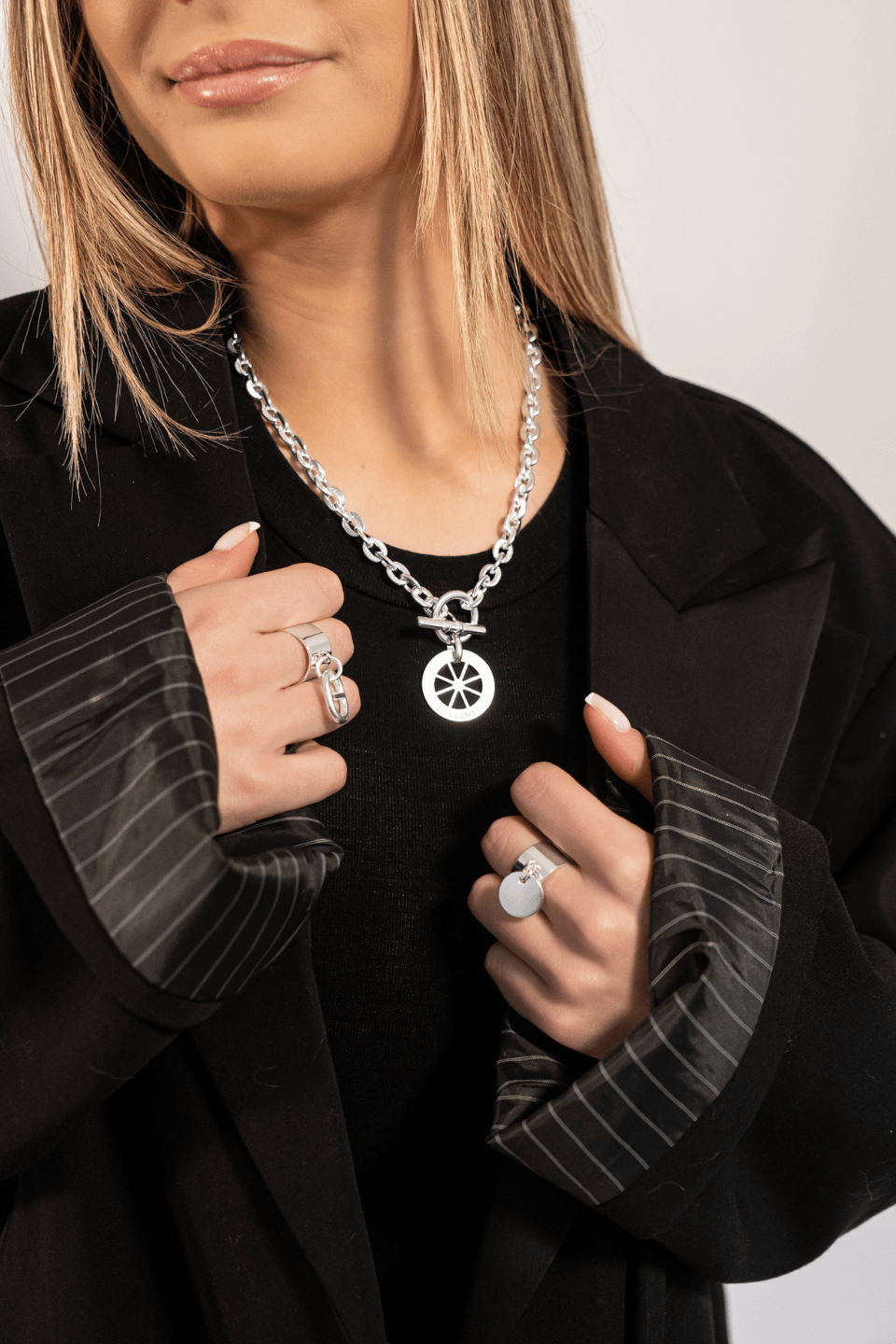 Collier Scarlett pendentif Roue