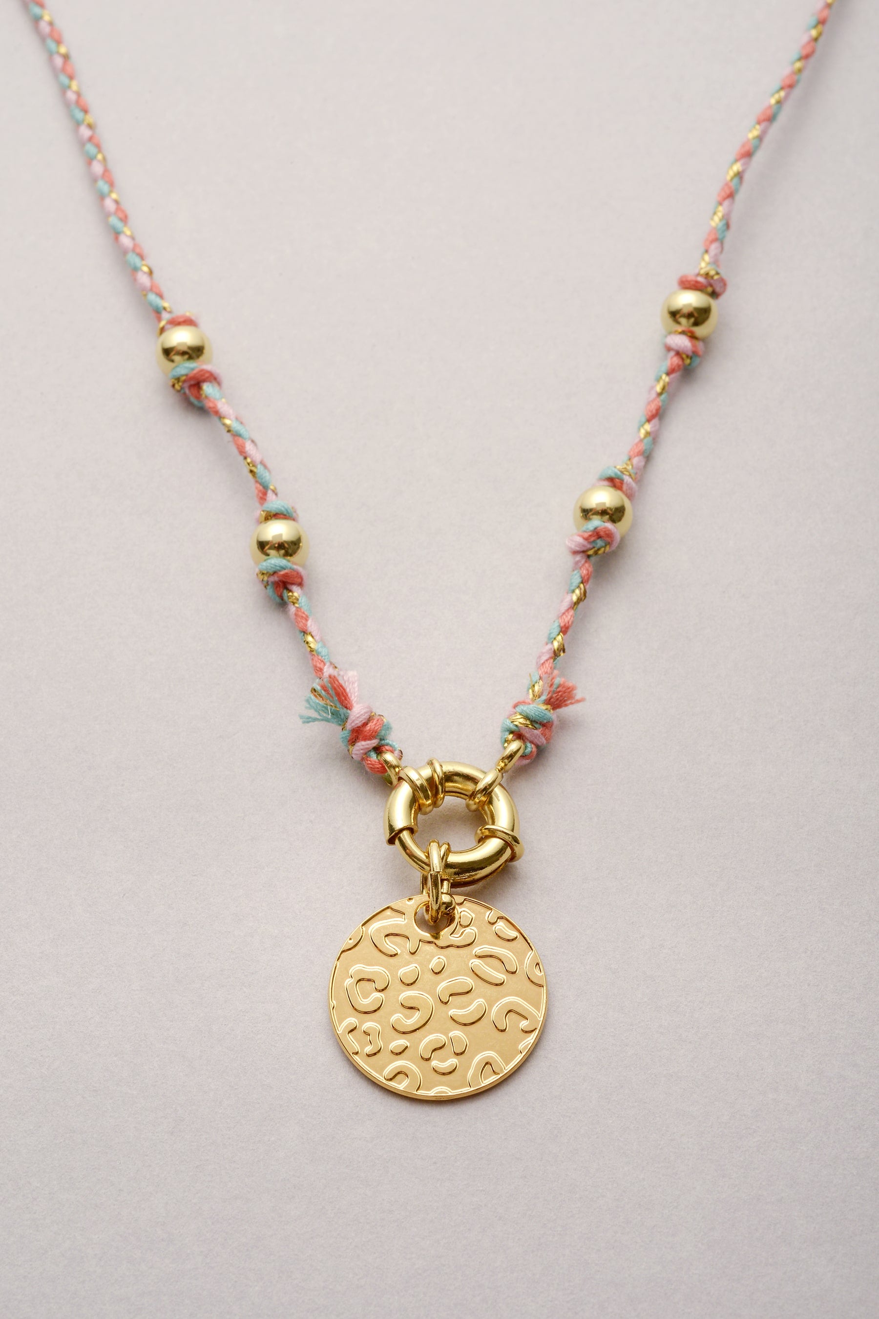 Collier tressé médaille Léopard doré